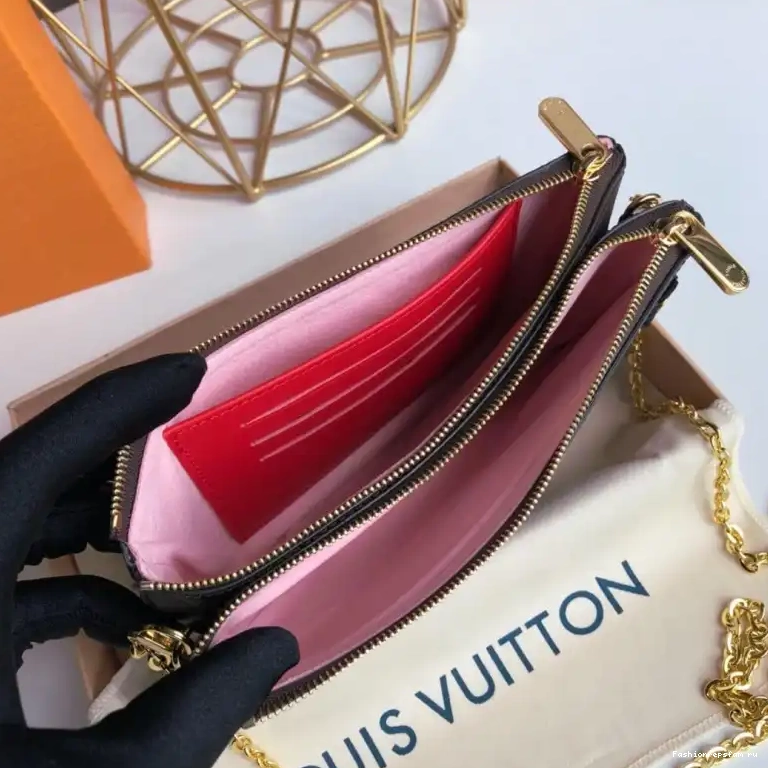 Fashionrepsfam ru 19B570206 LV Bags 0816